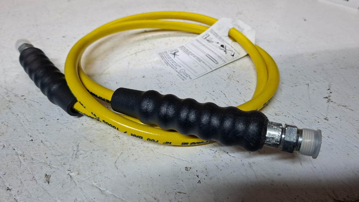 H7206 - Enerpac - Mangueras termoplásticas - .25 in. Diámetro Interno - 6 ft. (con daño cosmético)