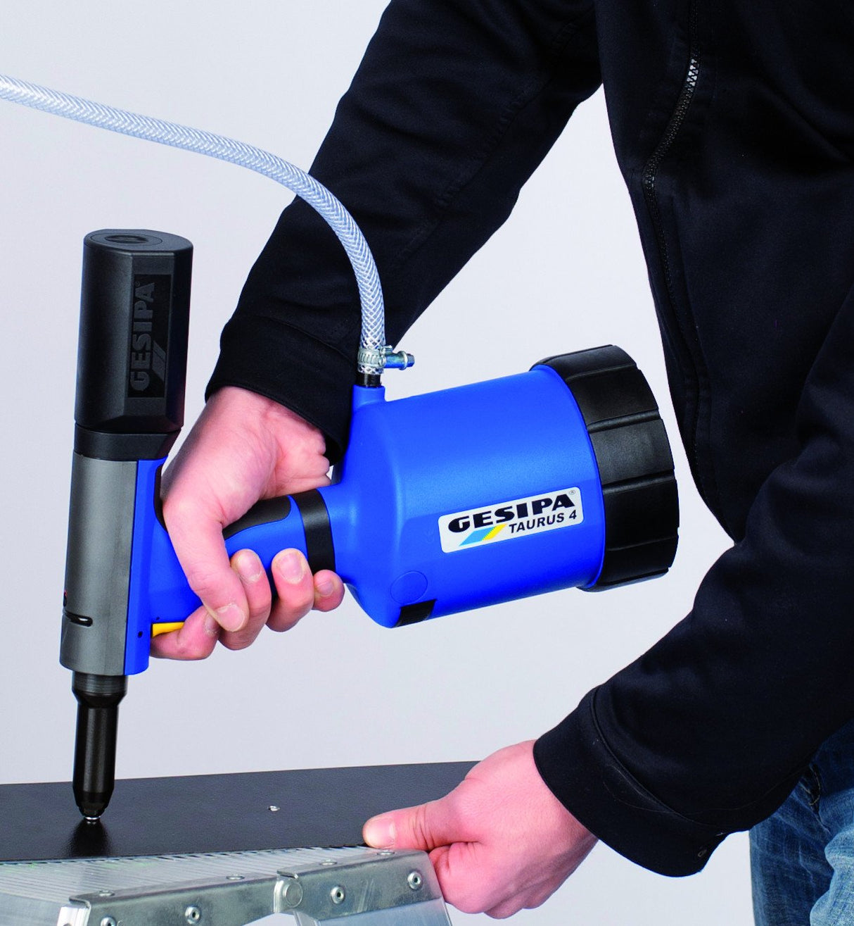 1457964 - Gesipa - Taurus 4 Remachadora "pop" neumohidráulica máx. Ø 8 mm (5/16")