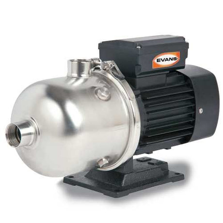 Bomba multietapas de superficie de 1 HP con cuerpo e impulsores de acero inoxidable. Motor trifásico de 220/440 V, 3 etapas y punto de operación publicado de 100 L/min a 30 m de carga.